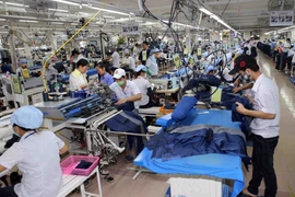 Dệt may Việt Nam đứng đầu châu Á về tuân thủ lương tối thiểu