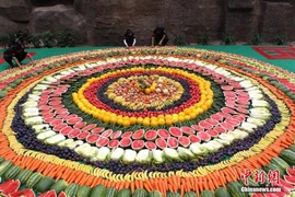 Giải nhiệt với bữa tiệc 4.000kg hoa quả dành cho các hầu vương