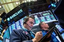 Phố Wall nóng chờ đợi các thông tin kinh tế quan trọng của Mỹ