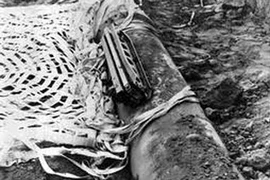 Một trong hai quả bom bị nổ tạo nên một cơn mưa bụi plutonium. (Nguồn: Internet)