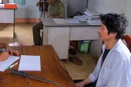 Đối tượng Thế tại cơ quan công an. (Ảnh: Nhật Văn/Vietnam+)