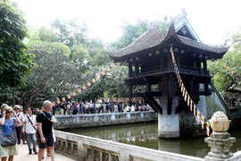 Chùa Một Cột lấy hình tượng từ bông sen. (Ảnh: Anh Tuấn/TTXVN)