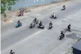 [Video] Cảnh công an vây bắt 69 quái xế tụ tập đua xe tại Thủ Đức 