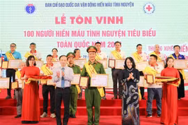 Tri ân và tôn vinh 100 tấm gương tiêu biểu hiến máu tình nguyện