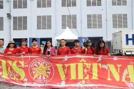 Nhiều cổ động viên tới sân Rayong để cổ vũ Đội tuyển U23 Việt Nam. (Ảnh: Huy Tiến/TTXVN)