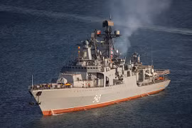 Tàu khu trục nhỏ Marshal Shaposhnikov rời Vladivostok để tập trận chống tàu ngầm. (Nguồn: Bộ Quốc phòng Nga)