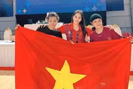 Trần Huỳnh Như (B-Girl Shun) và Nguyễn Thị Hồng Trâm mang về 1 huy chương Vàng và 1 huy chương Bạc cho Thể thao Việt Nam. (Ảnh: Báo Tiền phong)