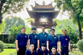 Cả 6 học sinh Việt Nam tham dự Olympic Toán quốc tế năm 2023 đều giành huy chương, với 2 Huy chương Vàng, 2 Huy chương Bạc và 2 Huy chương Đồng. (Ảnh: TTXVN phát)