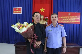 Sáng 24/12/2019, Viện KSND thành phố Nha Trang tổ chức buổi xin lỗi và cải chính công khai, phục hồi danh dự cho ông Thái Xuân Đàn bị oan sai trong 18 năm. (Ảnh: Nguyễn Dũng/TTXVN)