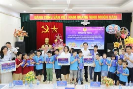Hà Nội: Tết Trung Thu đầy ý nghĩa với trẻ em có hoàn cảnh khó khăn