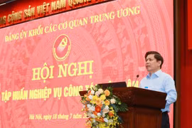 Ông Nguyễn Văn Thể, Ủy viên Trung ương Đảng, Bí thư Đảng ủy Khối các cơ quan Trung ương phát biểu khai mạc hội nghị. (Ảnh: Phương Hoa/TTXVN)