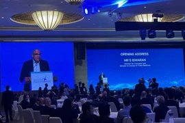 Ông S Iswaran, Bộ trưởng Giao thông Vận tải kiêm Bộ trưởng phụ trách Quan hệ Thương mại Singapore phát biểu khai mạc. (Nguồn: Xinde Marine News)