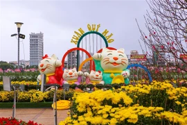 Mô hình linh vật của năm Quý mão được lắp đặt tại các điểm vui chơi cộng cộng trên địa bàn Đà Nẵng. (Ảnh: Trần Lê Lâm/TTXVN)