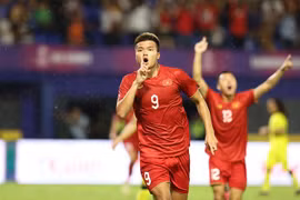 Niềm vui của Văn Tùng (9) sau khi ghi bàn nâng tỷ số lên 2-0 cho U22 Việt Nam. (Ảnh: Hoàng Linh/TTXVN)