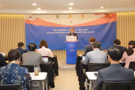 Ông Nguyễn Vũ Tùng, Đại sứ Việt Nam tại Hàn Quốc phát biểu khai mạc Tọa đàm “Kết nối địa phương, doanh nghiệp Hàn Quốc với địa phương Việt Nam”. (Ảnh: Khánh Vân/TTXVN)