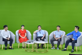 Phó Tổng giám đốc Thông tấn xã Việt Nam Nguyễn Tuấn Hùng phát biểu. (Ảnh: Minh Đức/TTXVN)