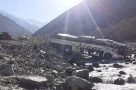 Hiện trường một vụ tai nạn xe buýt tại Afghanistan. (Nguồn: Mehr News)