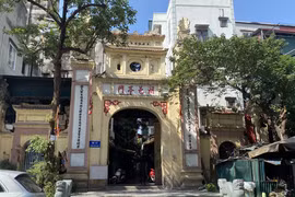 Cổng làng Hồ Khẩu. (Ảnh: Hà Chi/Vietnam+)