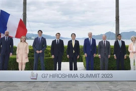 Lãnh đạo các nước G7 chụp ảnh chung tại hội nghị thượng đỉnh ở Hiroshima, Nhật Bản, ngày 20/5/2023. (Ảnh: Kyodo/TTXVN)
