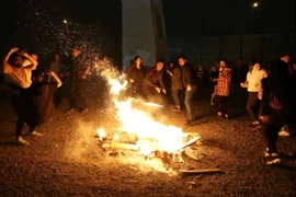 Chaharshanbe Suri là một lễ hội truyền thống dịp Năm mới của Iran. (Nguồn: Yahoo News)
