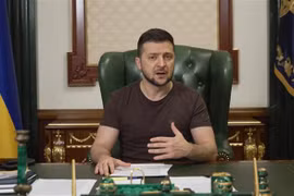 Tổng thống Ukraine Volodymyr Zelensky phát biểu tại Kiev. (Ảnh: AFP/TTXVN)