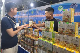 Người tiêu dùng sẵn sàng chi thêm cho các sản phẩm hàng Việt Nam chất lượng cao. (Ảnh: Phương Anh/TTXVN)