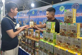 Người tiêu dùng sẵn sàng chi thêm cho các sản phẩm hàng Việt Nam chất lượng cao. (Ảnh: Phương Anh/TTXVN)