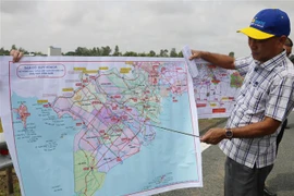 Dự án cao Châu Đốc-Cần Thơ-Sóc Trăng có điểm đầu kết nối với Quốc lộ 91, thuộc thành phố Châu Đốc, tỉnh An Giang và điểm cuối tại cảng Trần Đề, tỉnh Sóc Trăng. (Ảnh: Công Mạo/TTXVN)