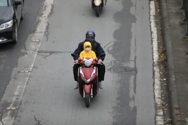 Nhiệt độ tại Hà Nội thấp nhất 17-19 độ C, cao nhất 19-21 độ C. (Ảnh: Thanh Tùng/TTXVN)