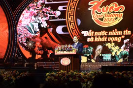 Chủ tịch nước Nguyễn Xuân Phúc phát biểu, chúc Tết bà con kiều bào. (Ảnh: Lâm Khánh/TTXVN)