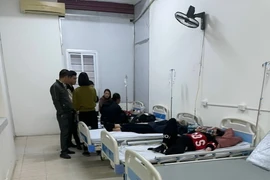 Các học sinh được điều trị tại bệnh viện. (Ảnh: TTXVN phát)