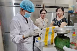Tiệm bánh mì Phượng bị phạt 96 triệu đồng, đình chỉ hoạt động 3 tháng
