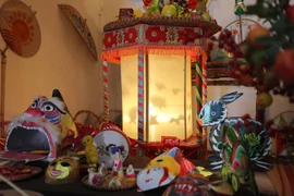 [Photo] Phục dựng các mẫu đèn Trung Thu cổ tại Hoàng Thành Thăng Long