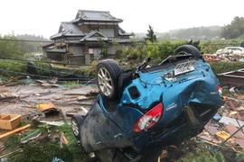 Cảnh tàn phá sau khi siêu bão Hagibis đổ bộ vào tỉnh Chiba, Nhật Bản, ngày 12/10. (Nguồn: Kyodo/TTXVN)