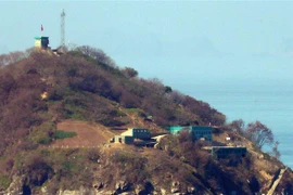 Đảo Hambak của Triều Tiên, gần Đường giới hạn phía Bắc (NLL), nhìn từ Ganghwa, Hàn Quốc, ngày 24/9/2019. (Ảnh: Yonhap/ TTXVN)