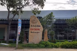 Điểm giao dịch của Công ty Cổ phần địa ốc Alibaba tại xã Châu Pha, thị xã Phú Mỹ, tỉnh Bà Rịa-Vũng Tàu. (Ảnh: Huỳnh Sơn/TTXVN)
