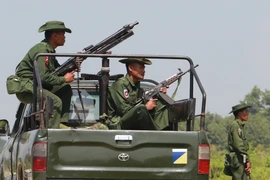 Binh sỹ Myanmar trong chiến dịch truy quét phiến quân ở Maungdaw, bang Rakhine. (Nguồn: AFP/TTXVN)