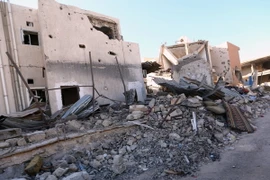 Cảnh đổ nát do xung đột ở thành phố Sirte, phía đông Tripoli. (Nguồn: AFP/TTXVN)