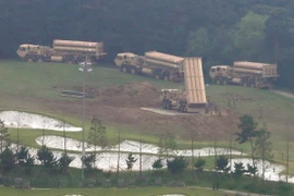 Các trang thiết bị THAAD được chuyển tới Seongju, Hàn Quốc. (Nguồn: AFP/TTXVN)