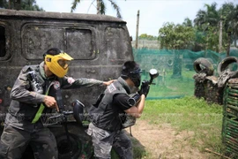 Một tình huống hỗ trợ tấn công trong trận chiến của người chơi súng sơn.