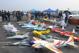 Hà Nội: Thú chơi máy bay mô hình chinh phục người đam mê độ cao