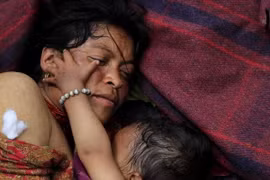 [Photo] Nepal "oằn mình" chống đỡ 2 trận động đất trong vòng 2 tuần
