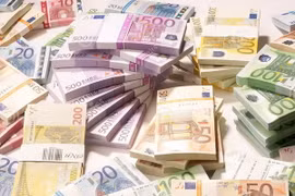 Italy triệt phá băng nhóm in tiền giả lớn trị gần 50 triệu euro