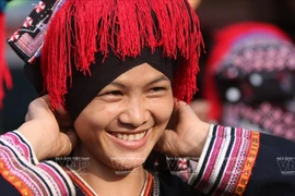 [Photo] Ngắm những trang phục cầu kỳ của phụ nữ dân tộc Dao Tiền