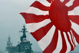 Tàu của Hải quân Nhật Bản tham gia cuộc diễn tập ngoài khơi Vịnh Sagami, quận Kanagawa. (Nguồn: AFP/TTXVN) 