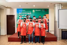Chương trình “Để không ai bị bỏ lại phía sau - Mùa 2” của Gojek giúp các học viên ngày càng gần hơn với ước mơ được làm chủ gian hàng ẩm thực. (Ảnh: V.C/Vietnam+)