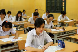 Thí sinh Hà Nội dự thi vào lớp 10. (Ảnh: Quý Trung/TTXVN)