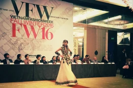 1.000 mẫu Thu Đông 2016 dành cho các tín đồ thời trang Việt Nam