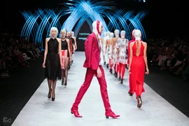 Bộ sưu tập trong Tuần lễ thời trang quốc tế Việt Nam 2015. (Ảnh: BTC)