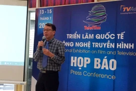 Ông Nguyễn Hà Nam giới thiệu về triển lãm tại họp báo chiều nay. (Ảnh: PV/Vietnam+)